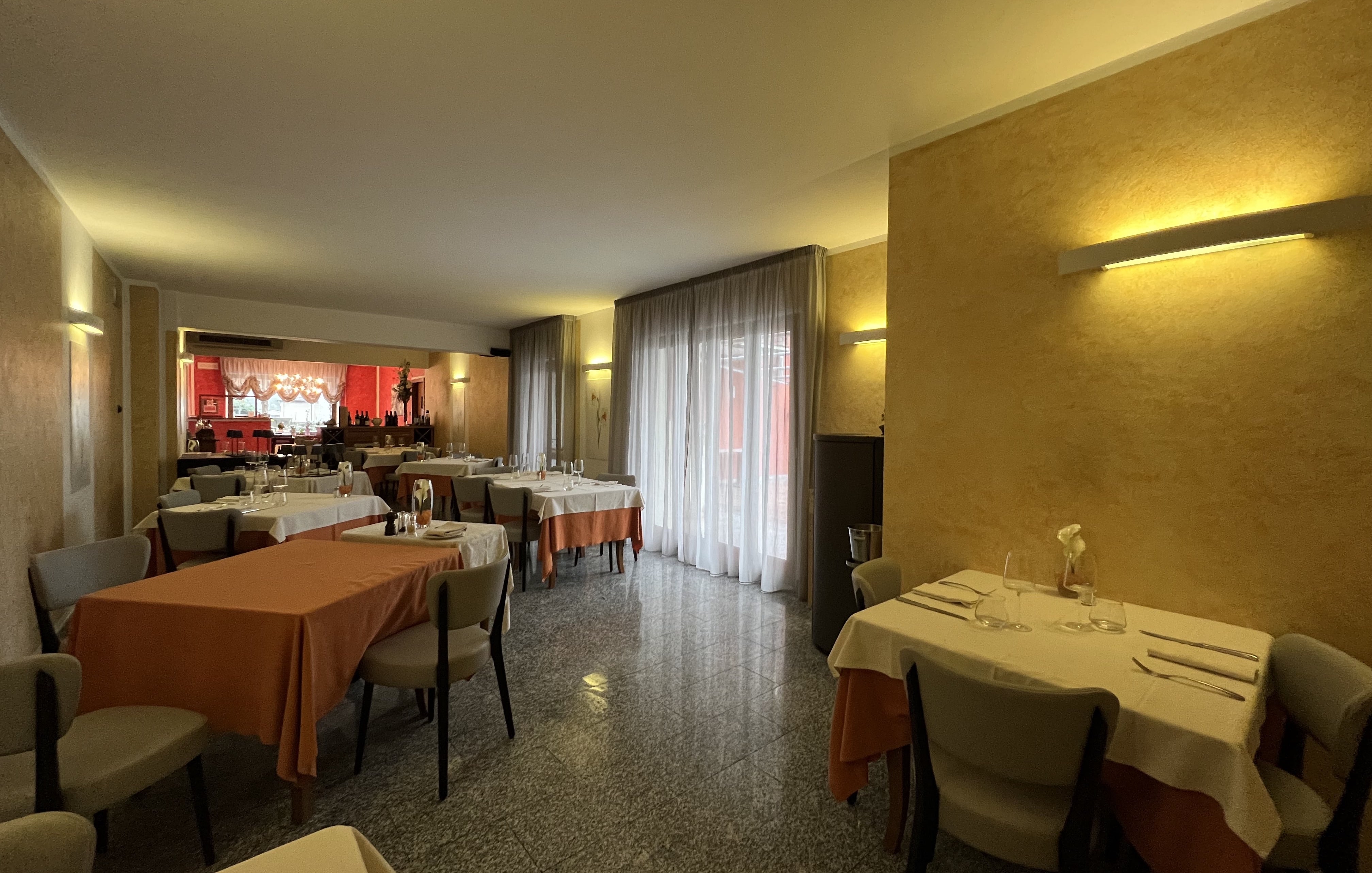 Marconi dining room before renovation