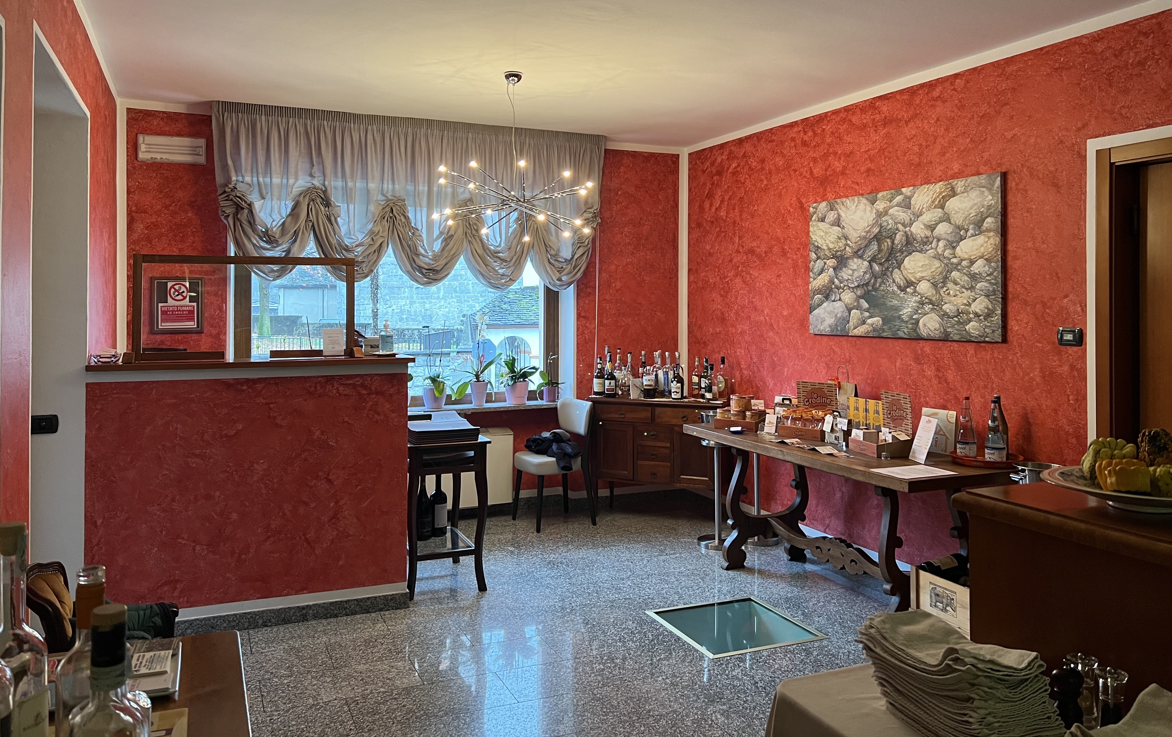 Marconi bar area before renovation